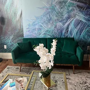 Apartment Mins From Everywhere